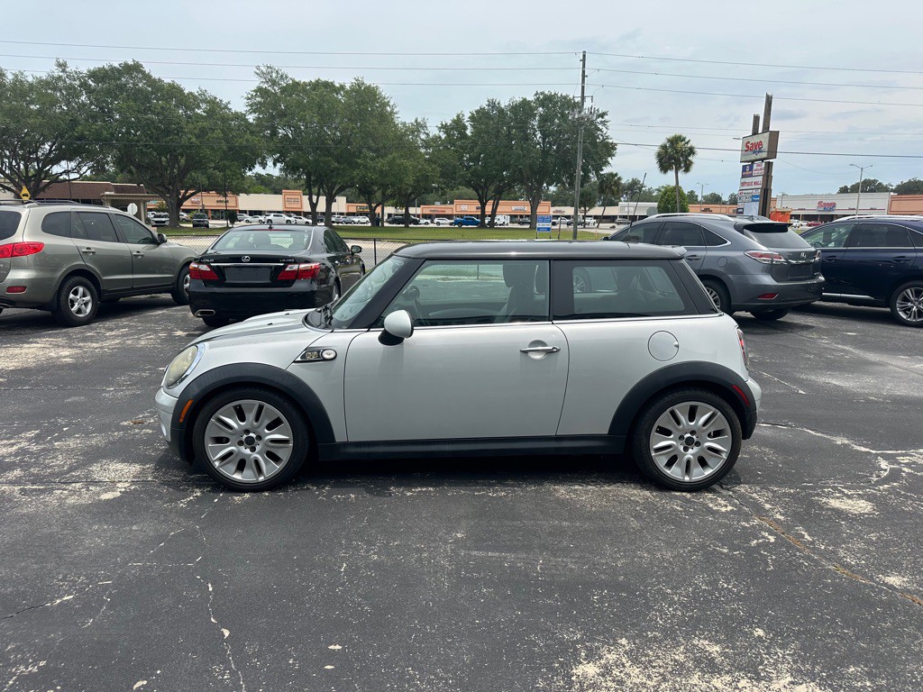 2010 MINI Cooper Image 6