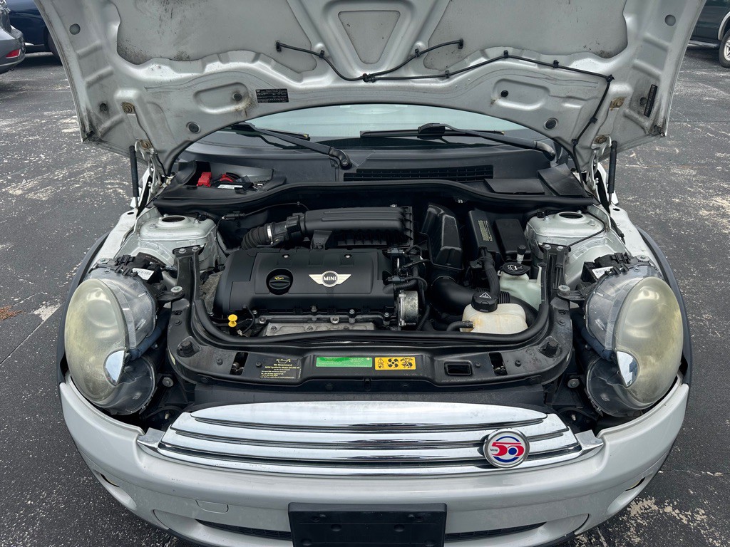 2010 MINI Cooper Image 20