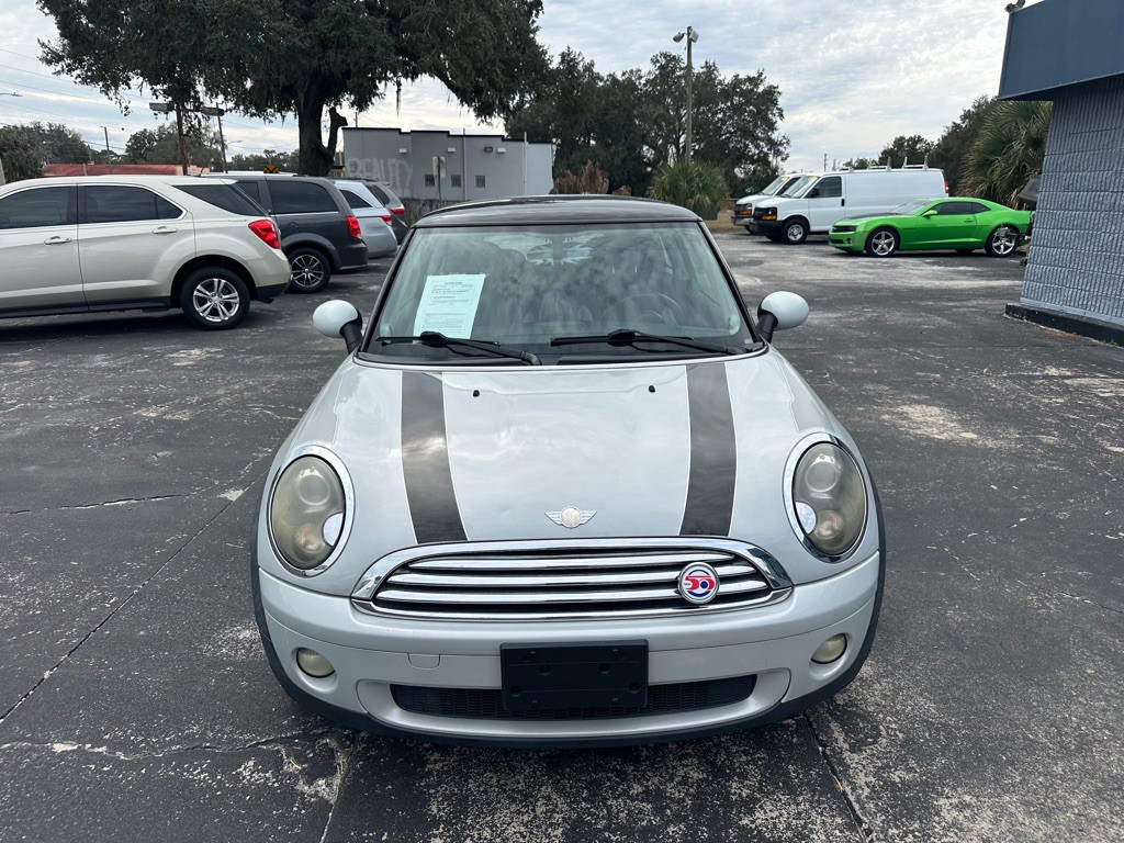 2010 MINI Cooper Image 4