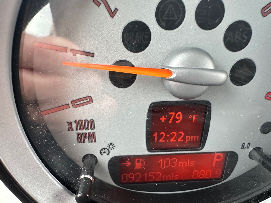 2010 MINI Cooper Image 13