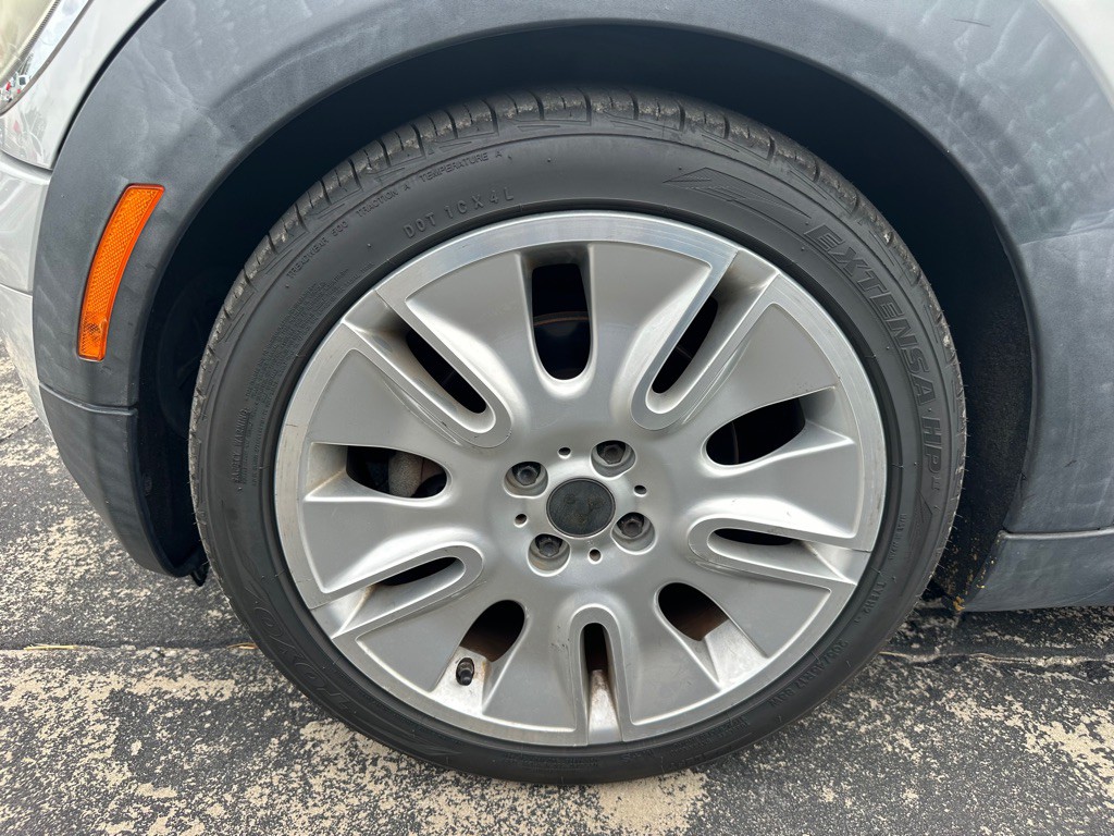 2010 MINI Cooper Image 15