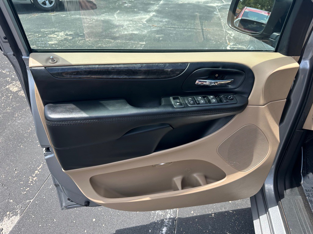 2015 Dodge Grand Caravan Image 14