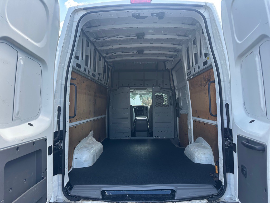 2018 Nissan NV Image 9