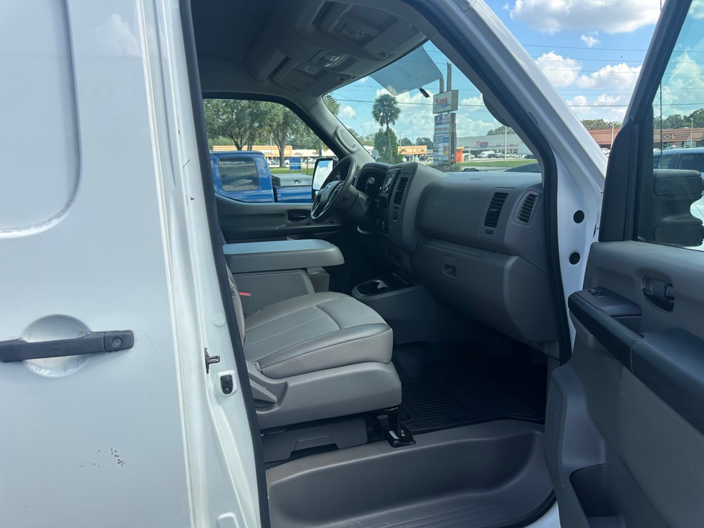 2018 Nissan NV Image 11