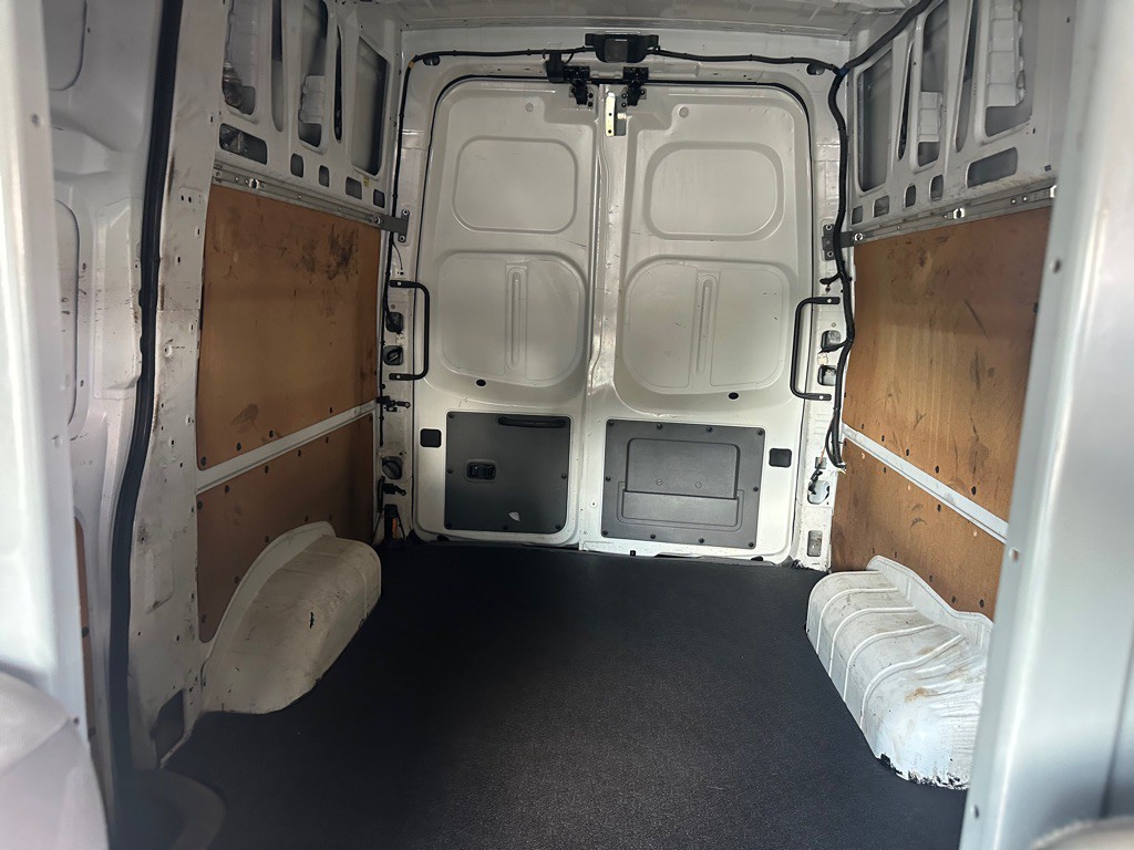 2018 Nissan NV Image 13