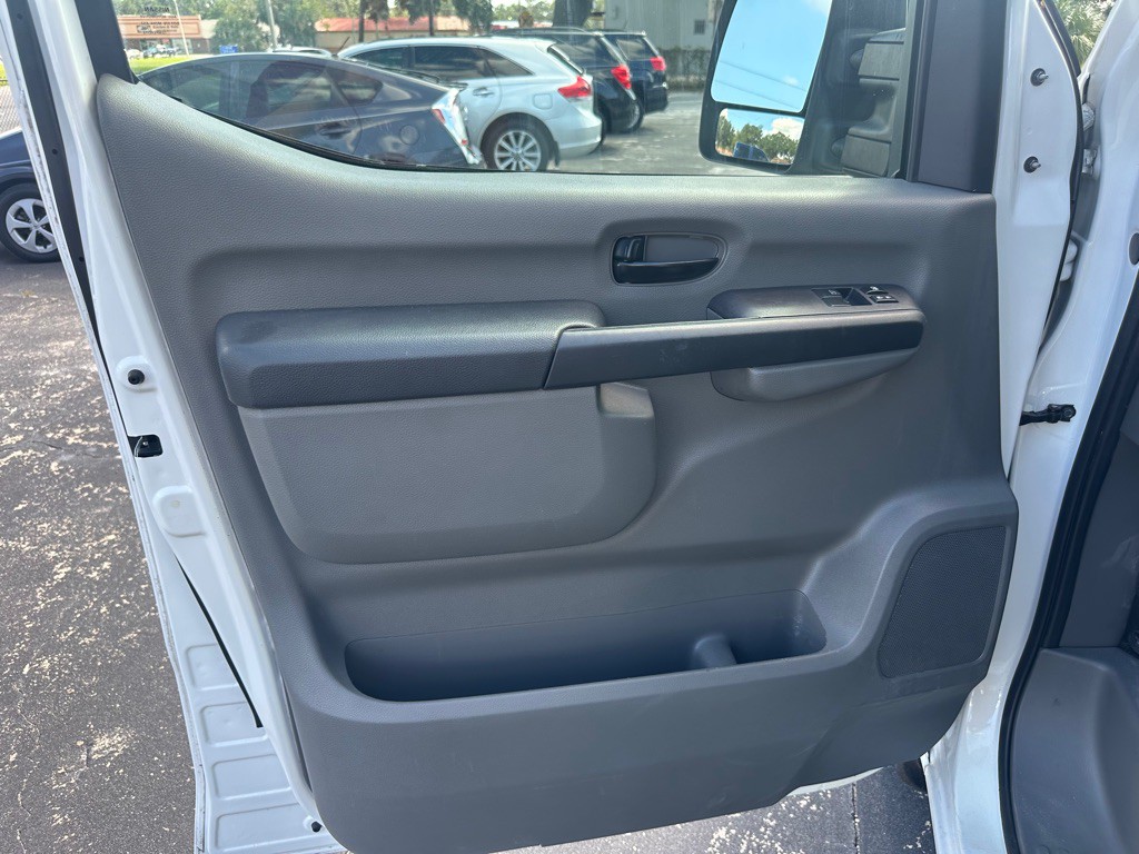 2018 Nissan NV Image 14