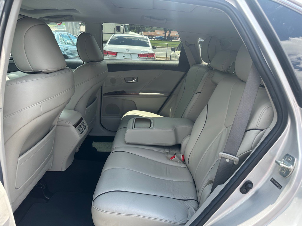 2011 Toyota Venza Image 11