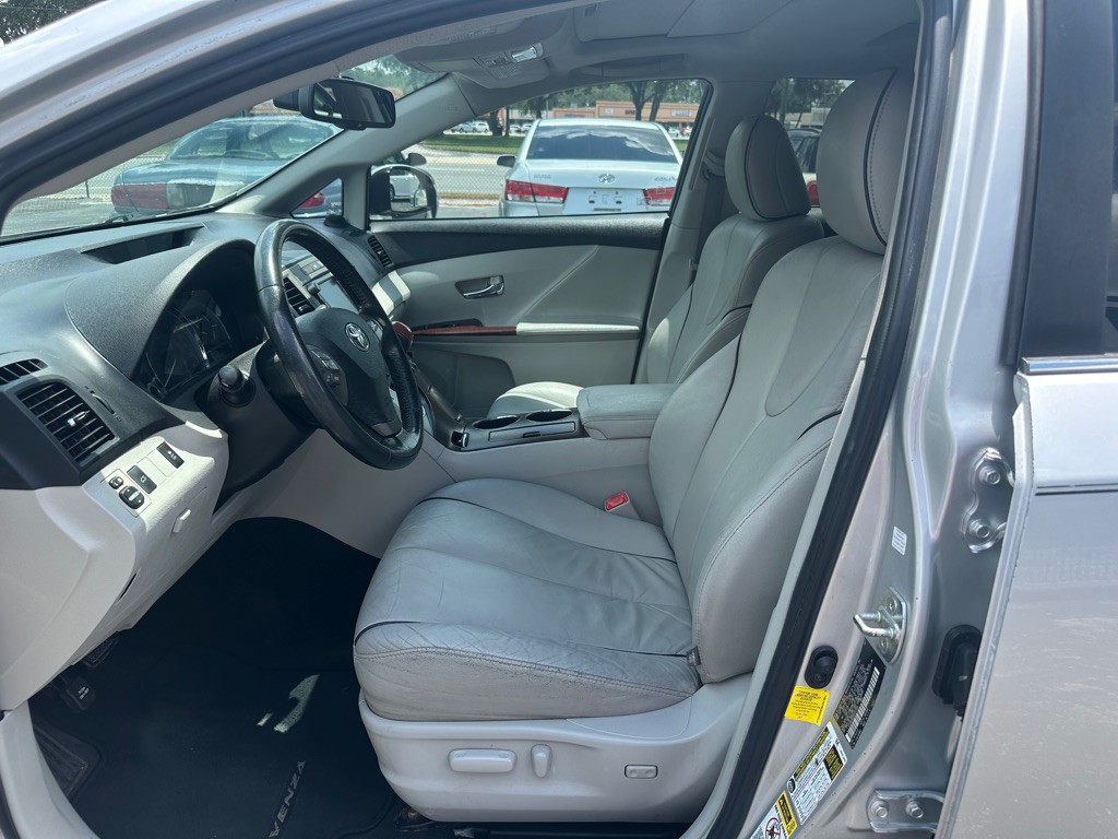 2011 Toyota Venza Image 14