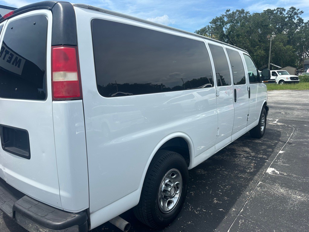 2017 Chevrolet Express Image 2