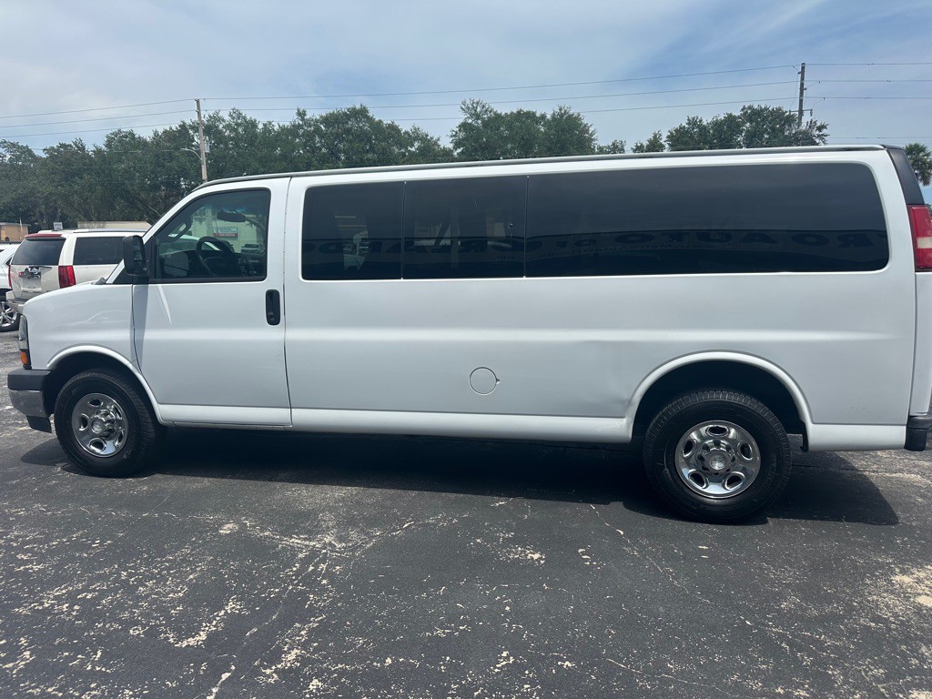 2017 Chevrolet Express Image 6