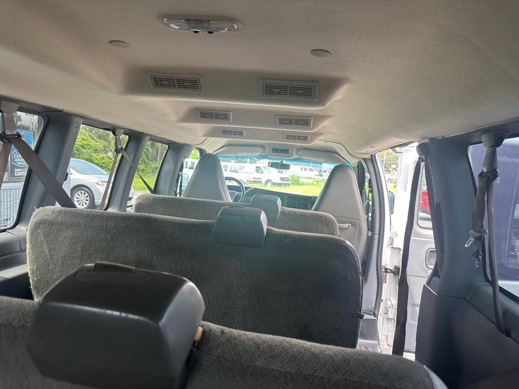 2017 Chevrolet Express Image 10