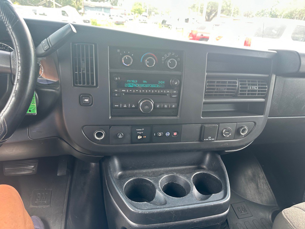 2017 Chevrolet Express Image 16
