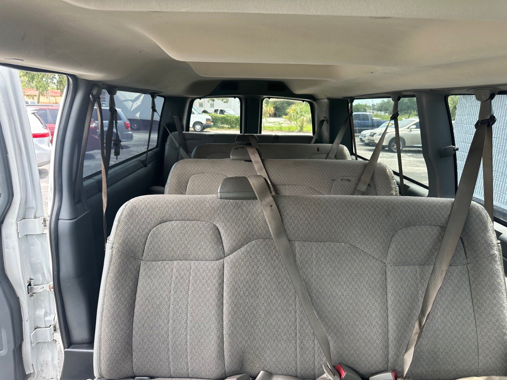 2017 Chevrolet Express Image 11