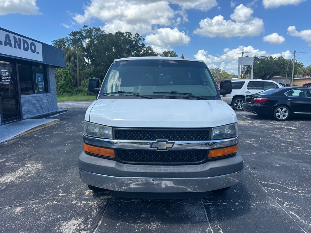 2016 Chevrolet Express Image 4