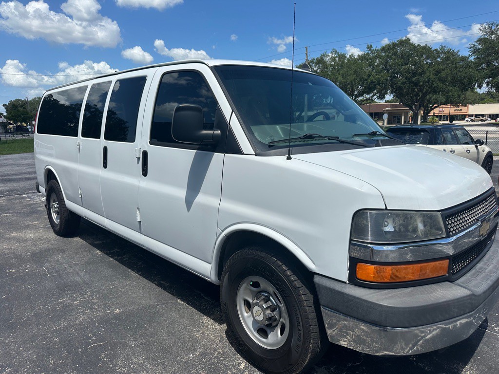 2016 Chevrolet Express Image 5