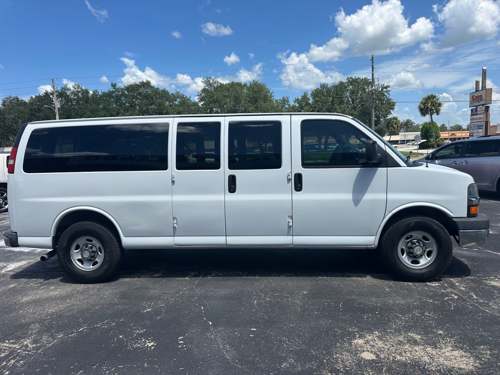 2016 Chevrolet Express Image 6
