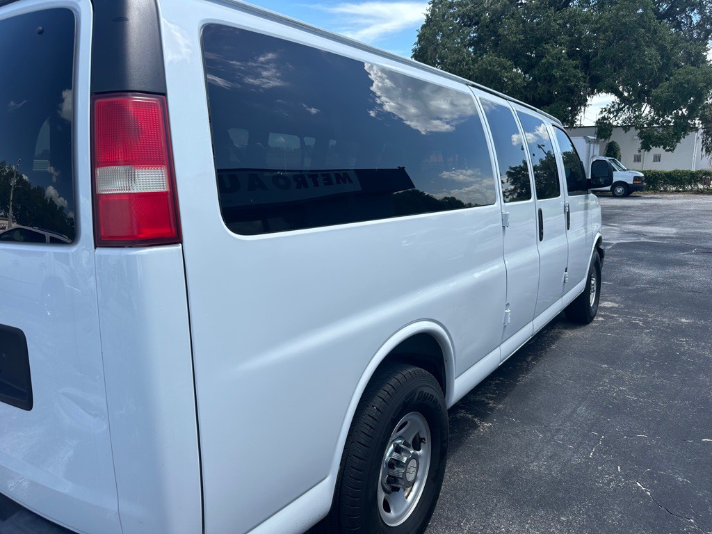 2016 Chevrolet Express Image 7