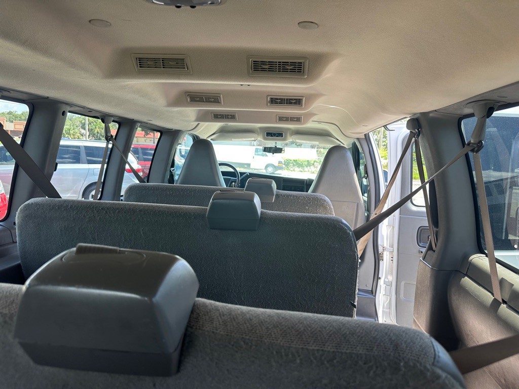 2016 Chevrolet Express Image 11