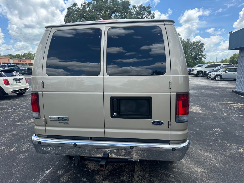 2008 Ford Econoline Image 8