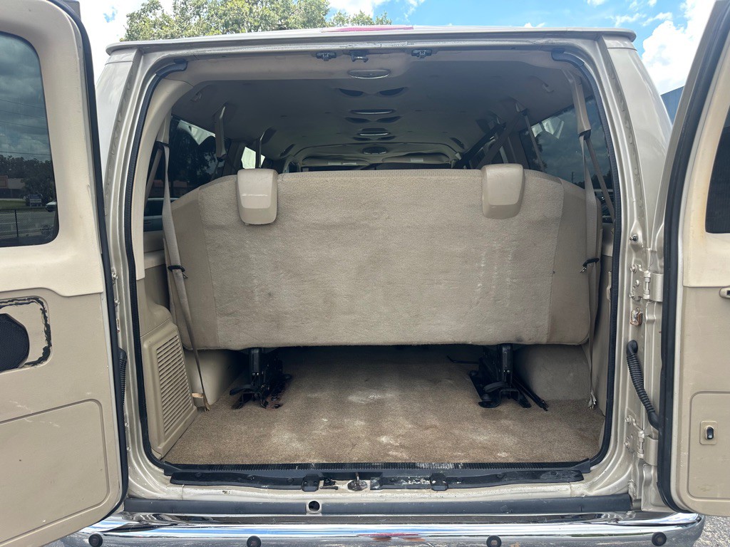 2008 Ford Econoline Image 9
