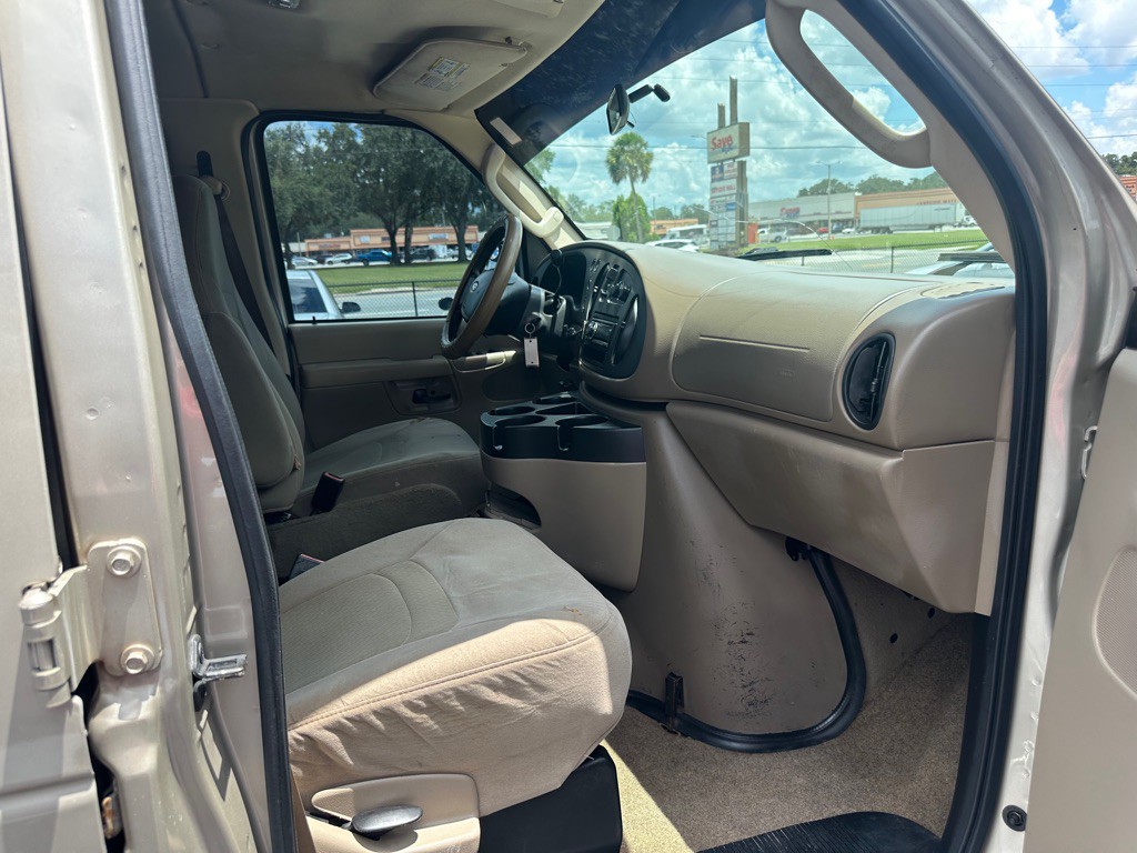 2008 Ford Econoline Image 13