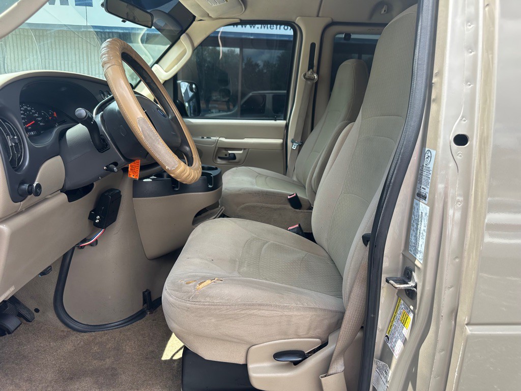 2008 Ford Econoline Image 14