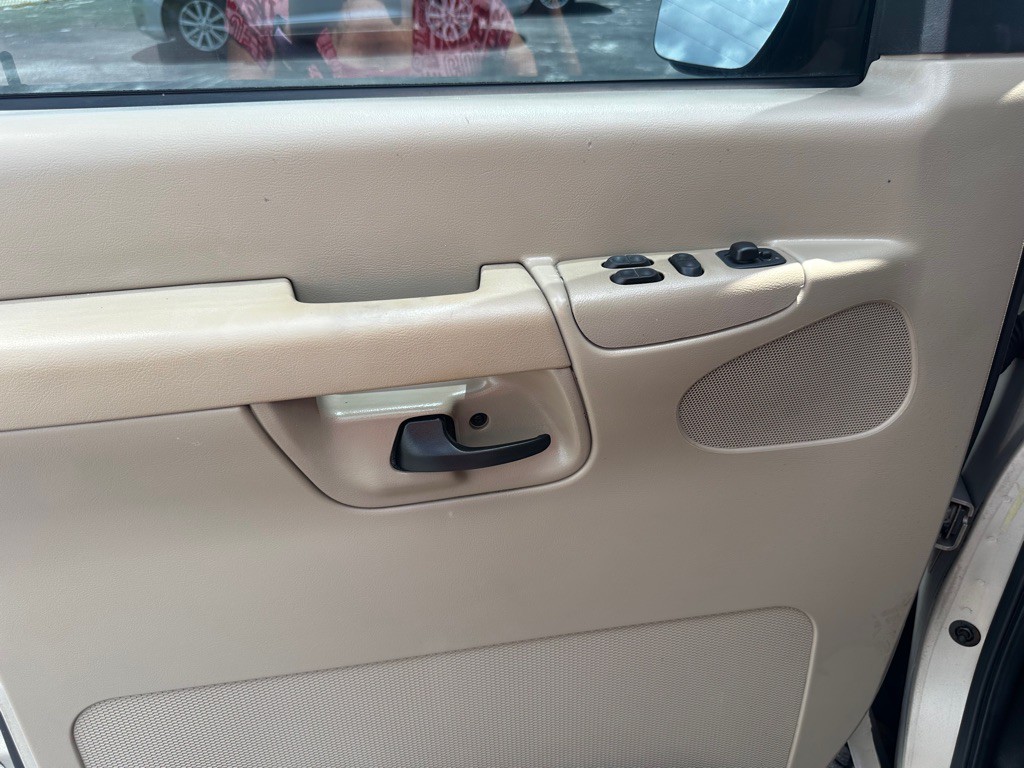 2008 Ford Econoline Image 15