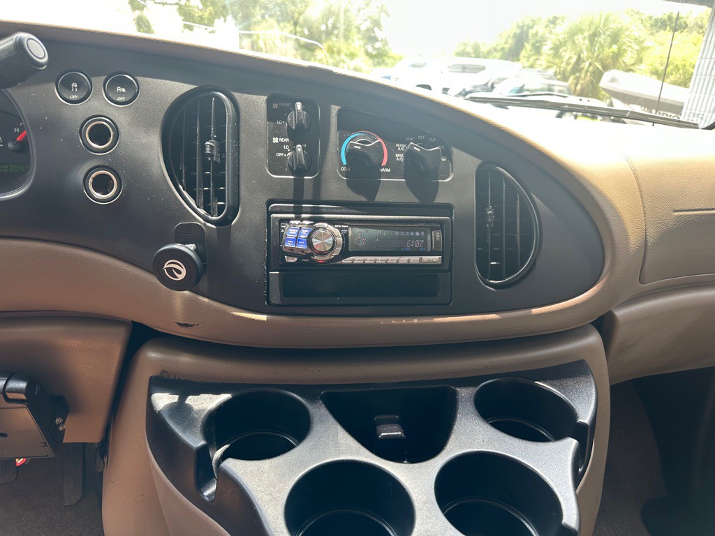 2008 Ford Econoline Image 16