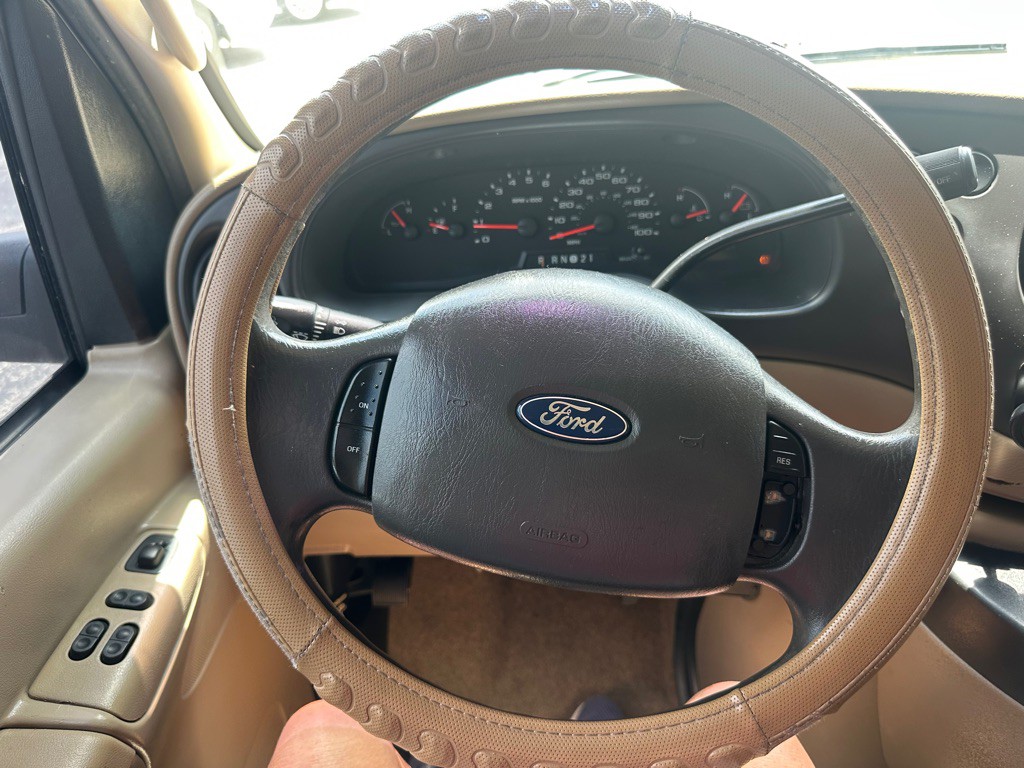2008 Ford Econoline Image 18