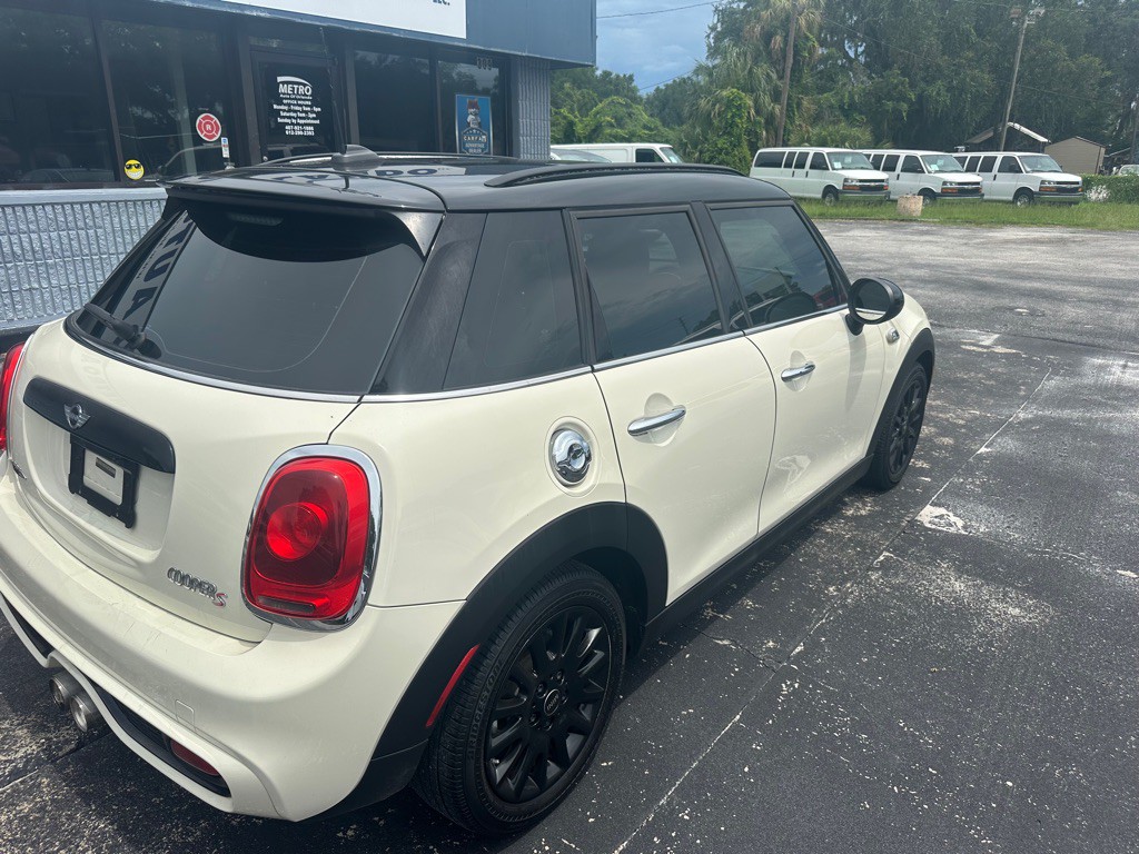 2017 MINI Cooper Image 2
