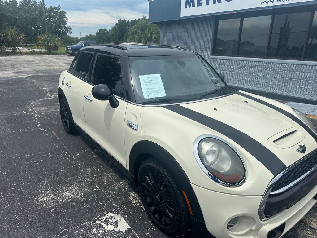 2017 MINI Cooper Image 3