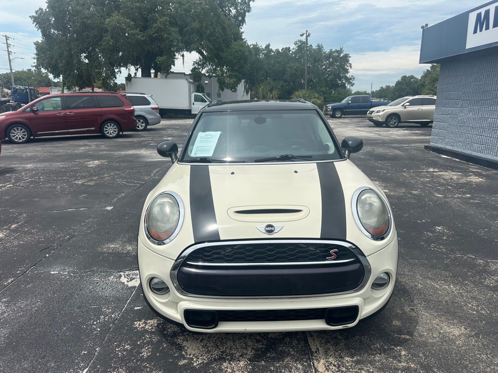 2017 MINI Cooper Image 4