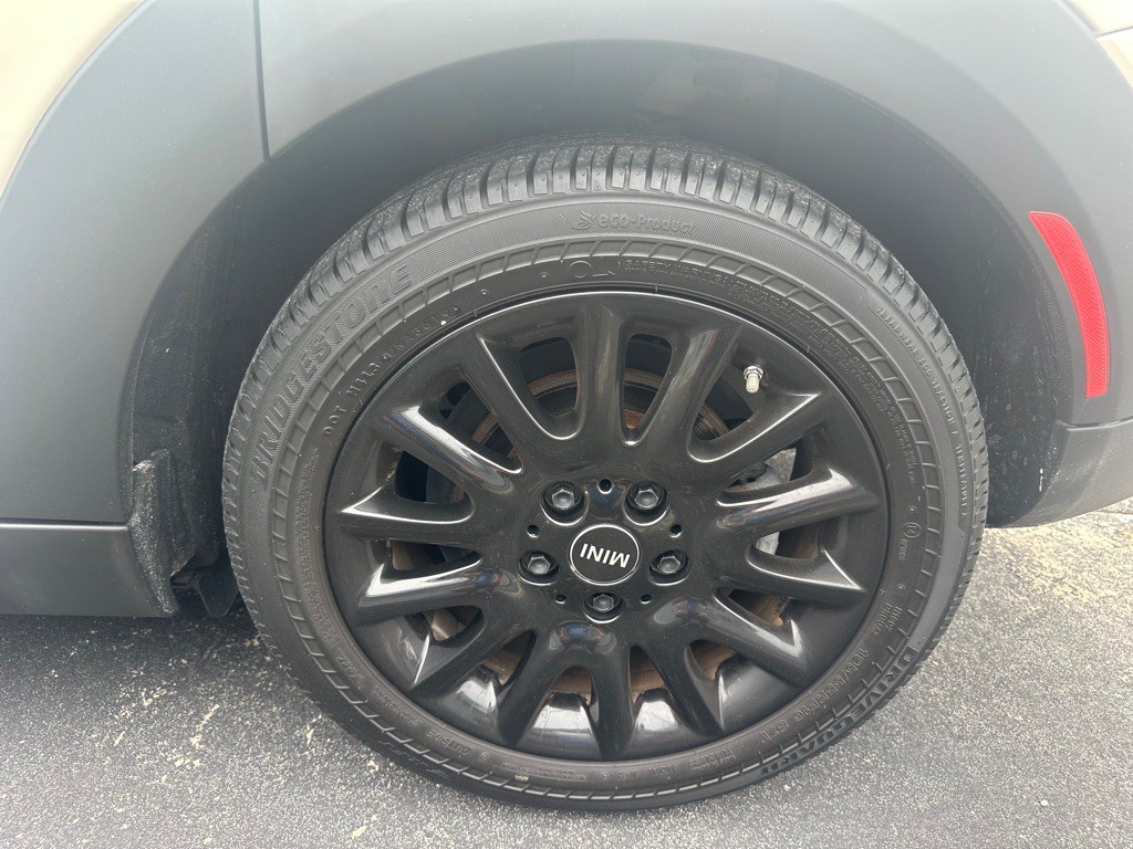 2017 MINI Cooper Image 21