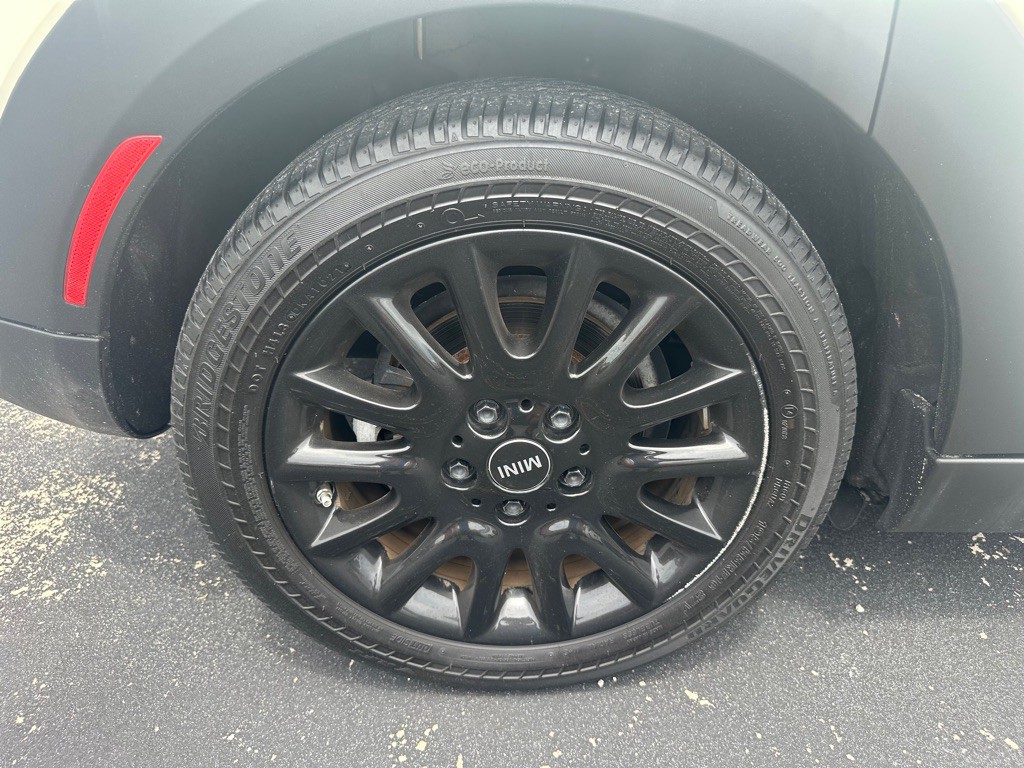 2017 MINI Cooper Image 22