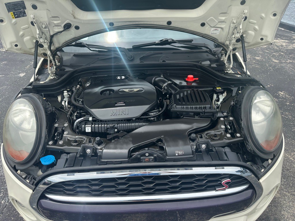 2017 MINI Cooper Image 25