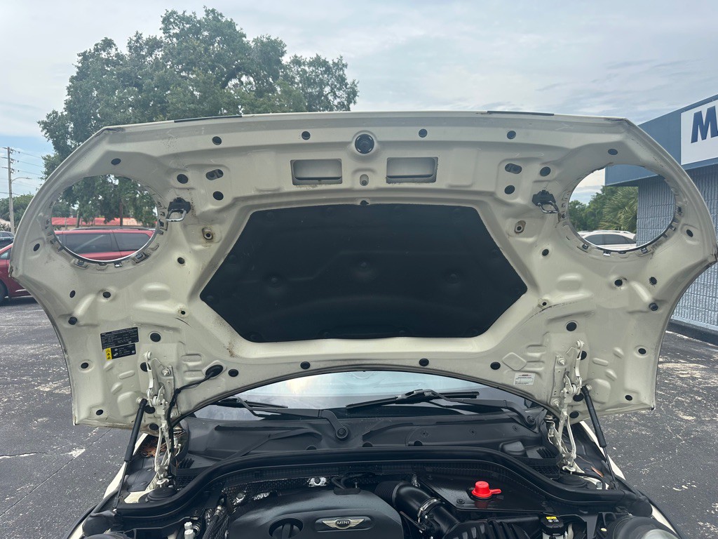2017 MINI Cooper Image 26