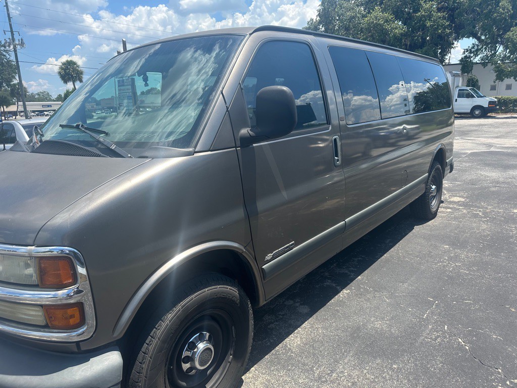 2001 Chevrolet Express Image 5