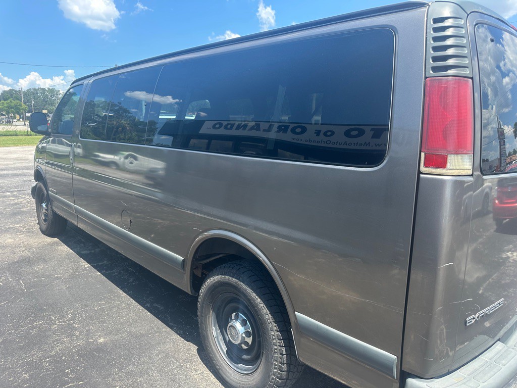 2001 Chevrolet Express Image 7