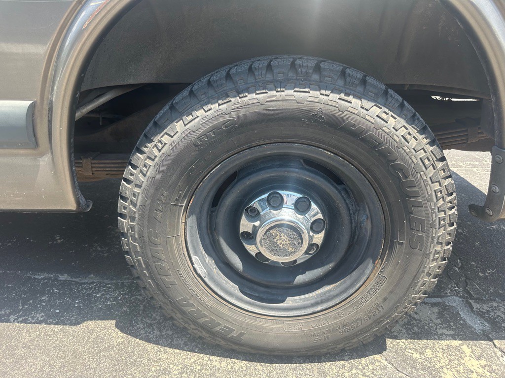 2001 Chevrolet Express Image 20
