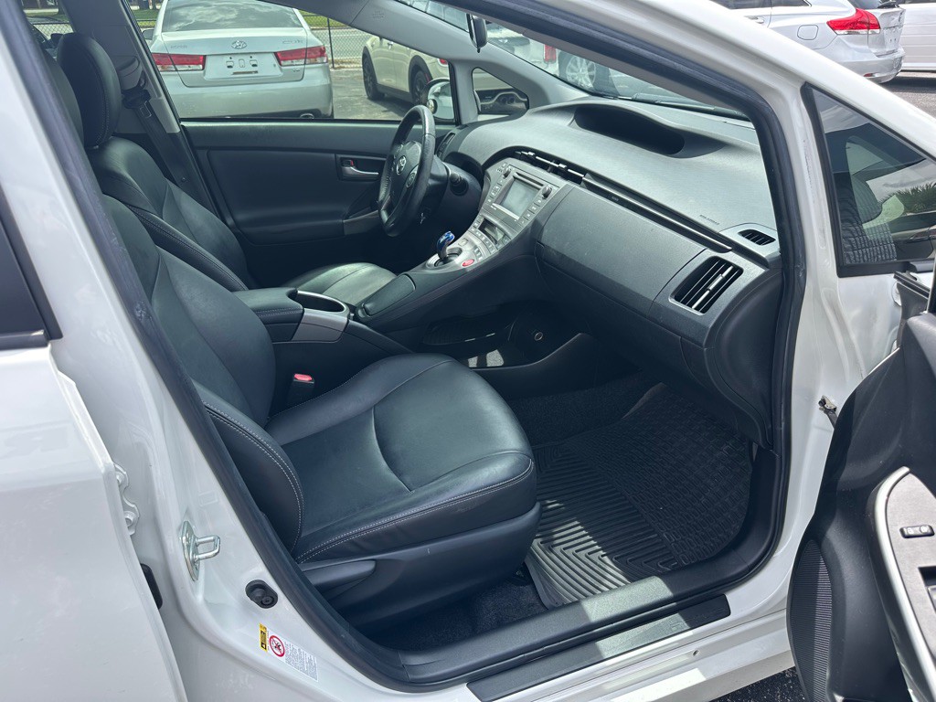 2015 Toyota Prius Image 10
