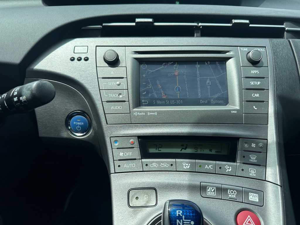 2015 Toyota Prius Image 15