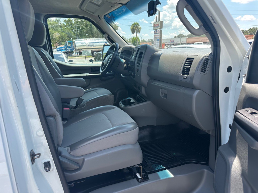 2015 Nissan NV Image 12