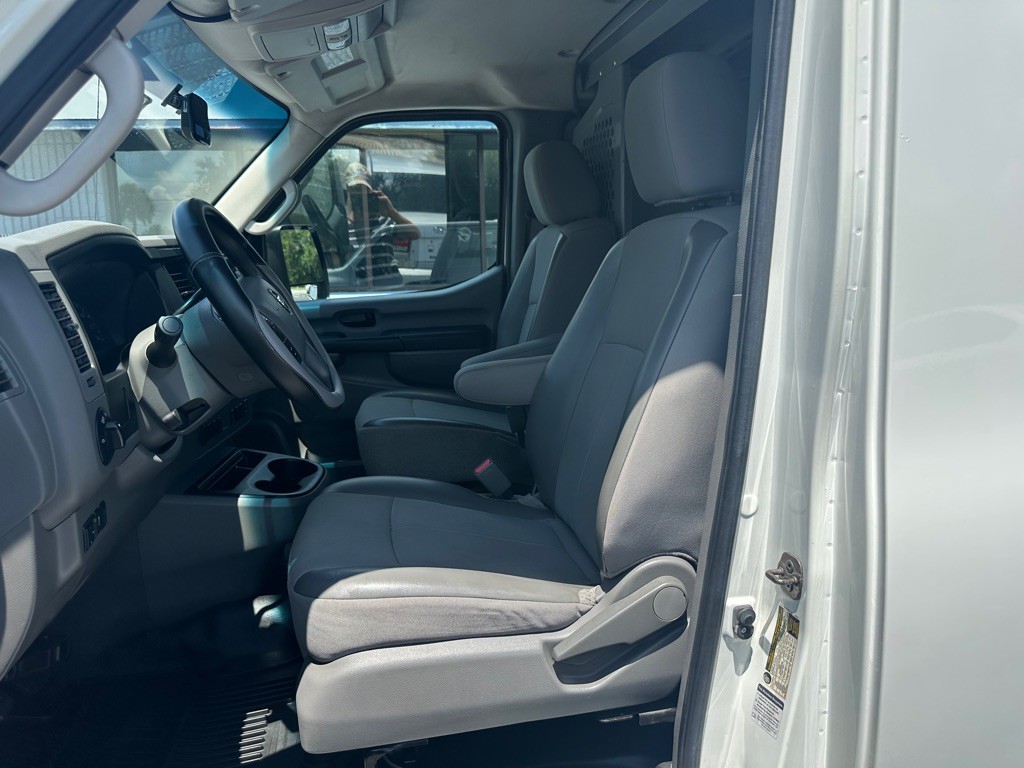 2015 Nissan NV Image 13