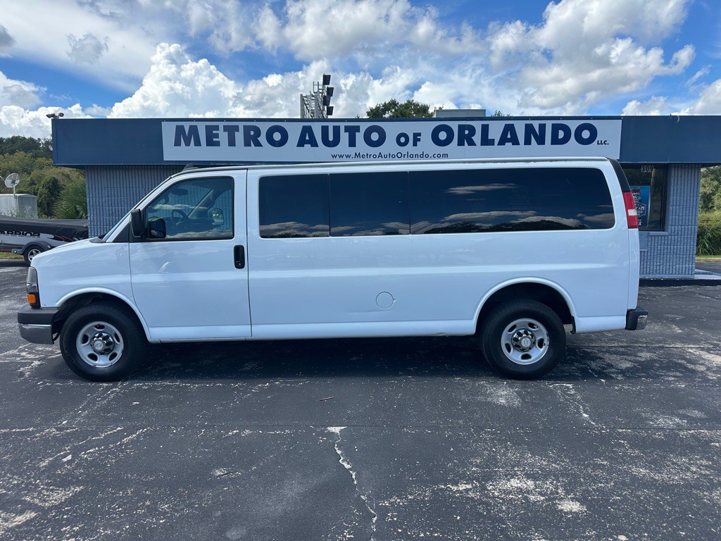 2016 Chevrolet Express Image 1