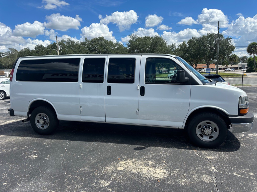 2016 Chevrolet Express Image 6