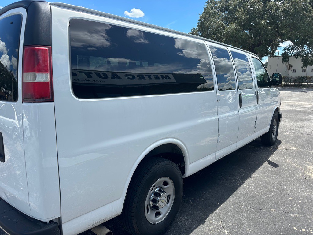 2016 Chevrolet Express Image 7