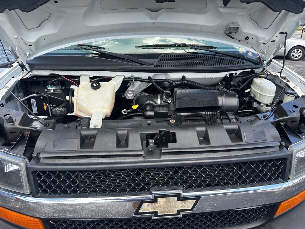 2016 Chevrolet Express Image 23