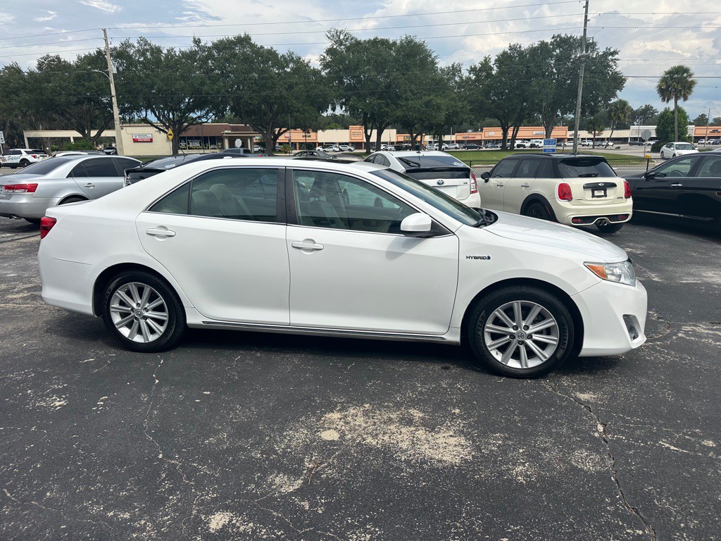 2013 Toyota Camry Image 6