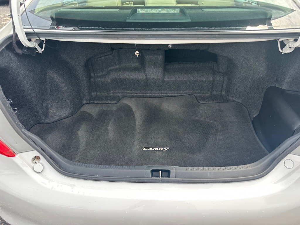 2013 Toyota Camry Image 9