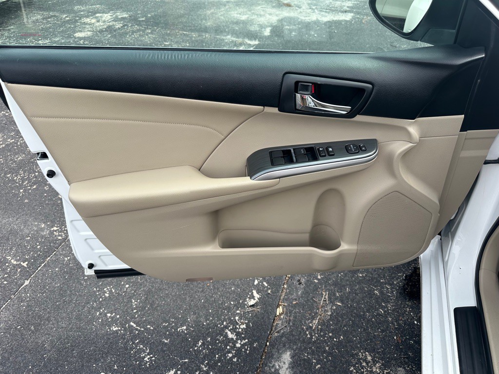 2013 Toyota Camry Image 14